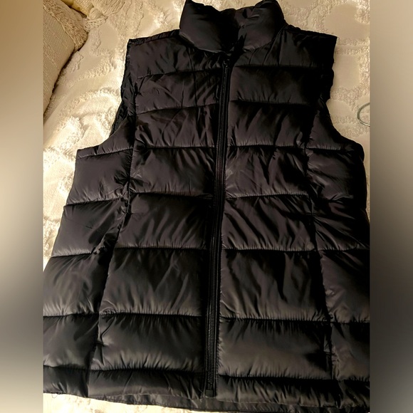 Women’s puffer vest - Picture 1 of 3